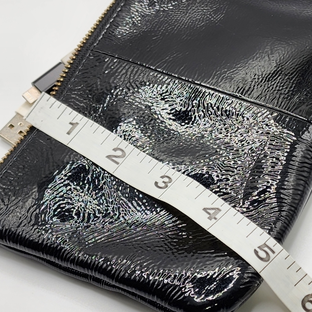 Handbag Butler Charging Wallet - Picture 3 of 7